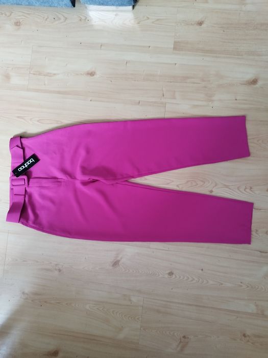 Boohoo Spodnie na każdą okazję S-M