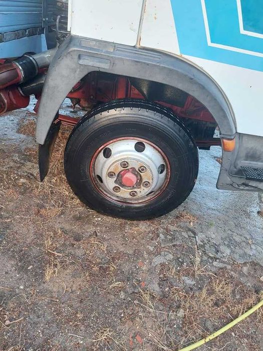 Camião IVECO de  7 toneladas em estado bastante aceitavel, com poucos kilometros.
