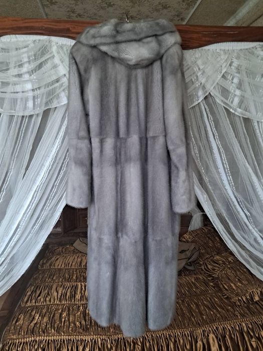 Продаю шубу натуральна я норка