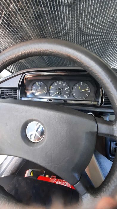 Mercedes 190 no Algarve