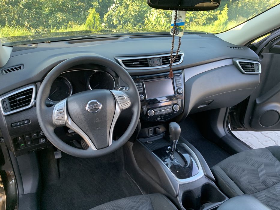 nissan rogue на 7 мість