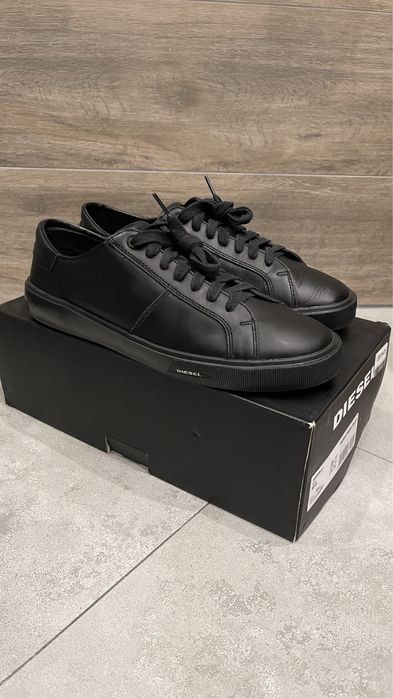 Продам майже нові кеди/ кросівки Дизель Diesel 43р