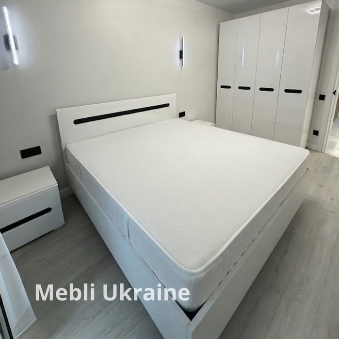Двуспальная кровать + матрас в наличии на складе в Днепре! Быстрая доставка, выгодные цены и гарантия качества. Выбирайте комфортный сон уже сегодня!