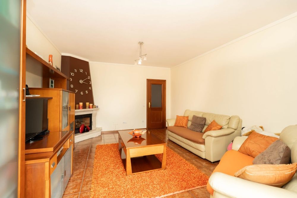 Aluga-se apartamento T2 na Marinha Grande mobilado