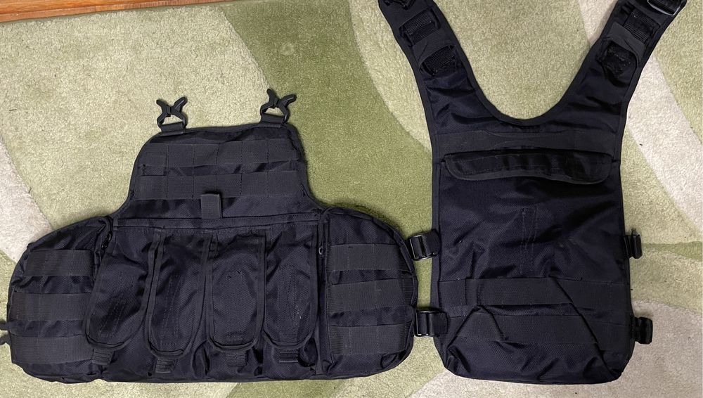 Плитоноска чорна з підсумками