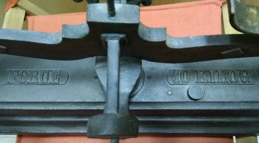 Balança antiga, mecânica, marca "Force" 10 Kg