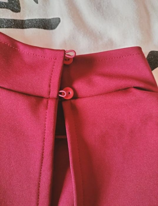 Vestido bordôt manga a cava Lefties