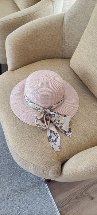 Chapéu cor rosa novo