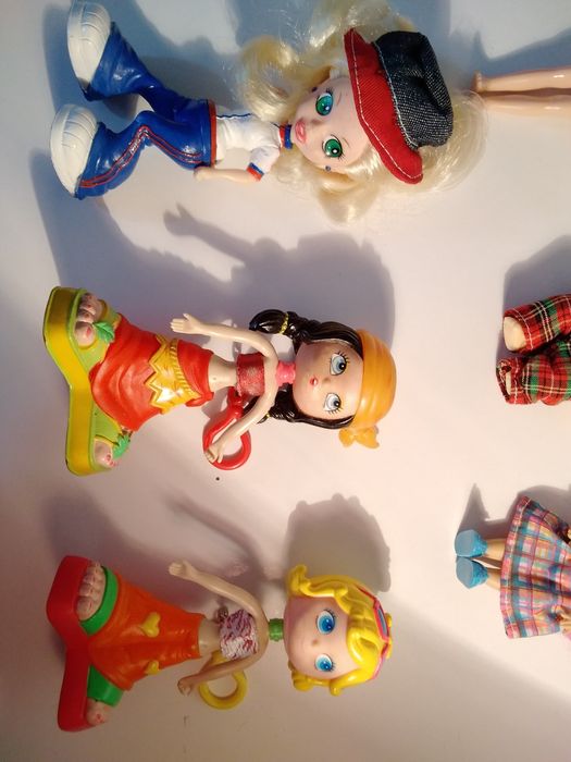 Lote de 9 bonecas tudo 15€