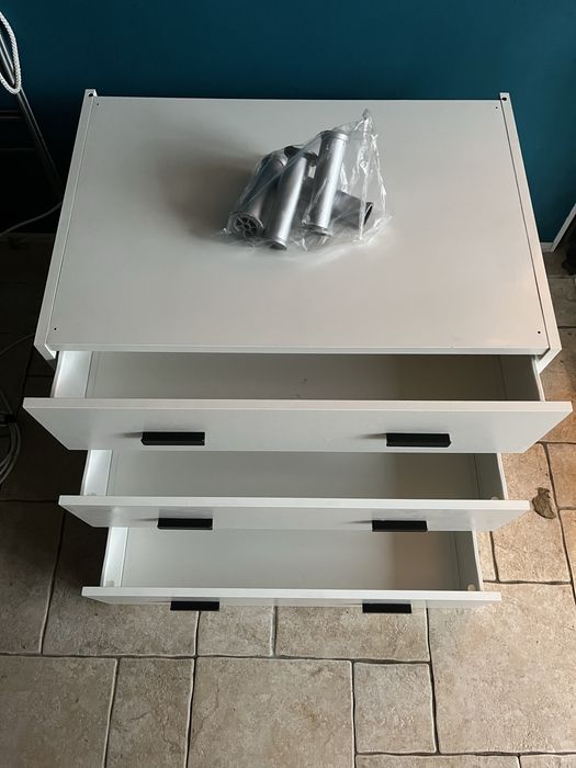 Móvel com 3 gavetas Branco