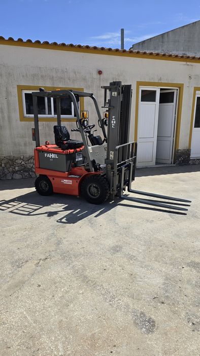 Empilhador Elétrico Marca Fahel