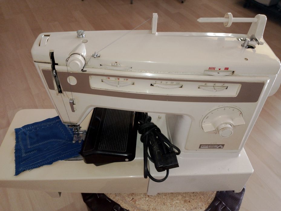 Maszyna do szycia Singer 834