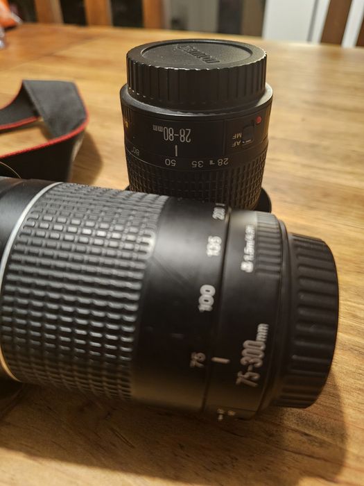 Maquina fotografica Canon 600D com 3 lentes.