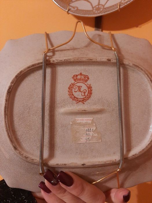 Pratos decorativos de Porcelana com suporte