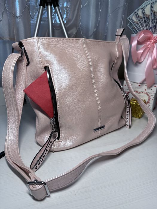 Рожева перламутрова сумка в ідеальному стані