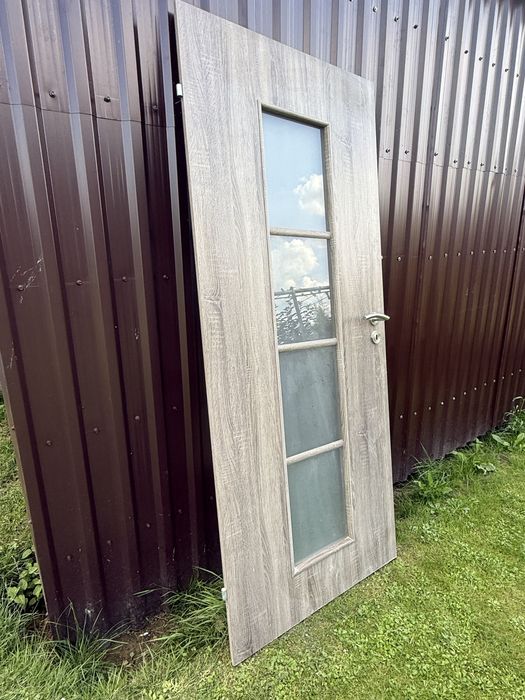 Drzwi lewe 80 cm skrzydło beżowe szare z okienkami