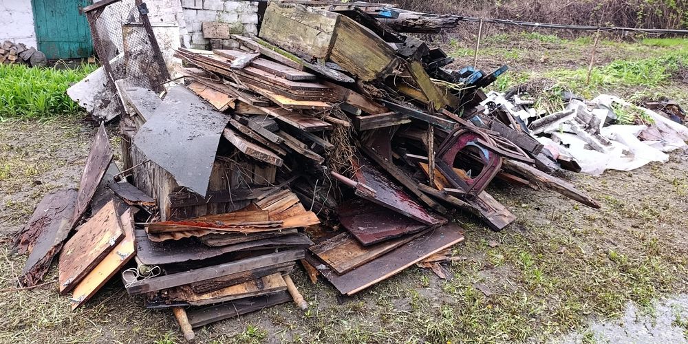 Віддам дрова,з вивозом сміття.