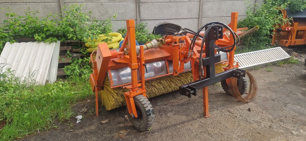 Szczotka, zamiatarka do traktora hydrauliczna tuż