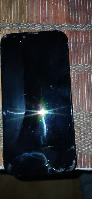 IPhone 13 pro ecrã partido