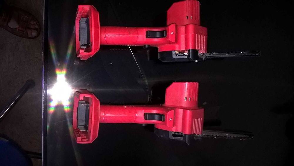 Мини- пила сучкорез аккумуляторный.