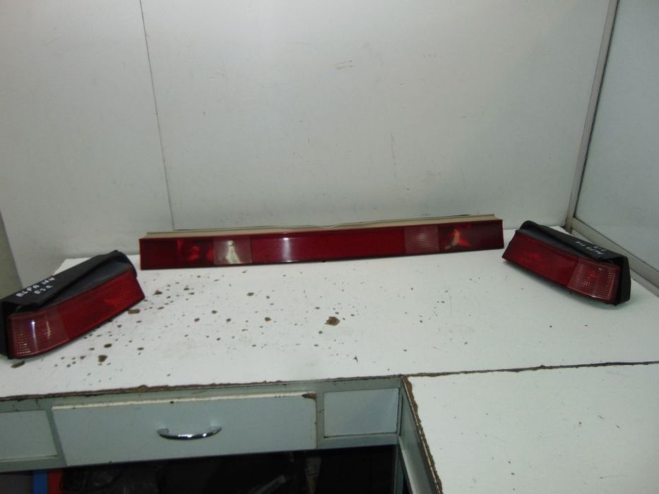 Alfa romeo 164 farolins traseiros/Placa central