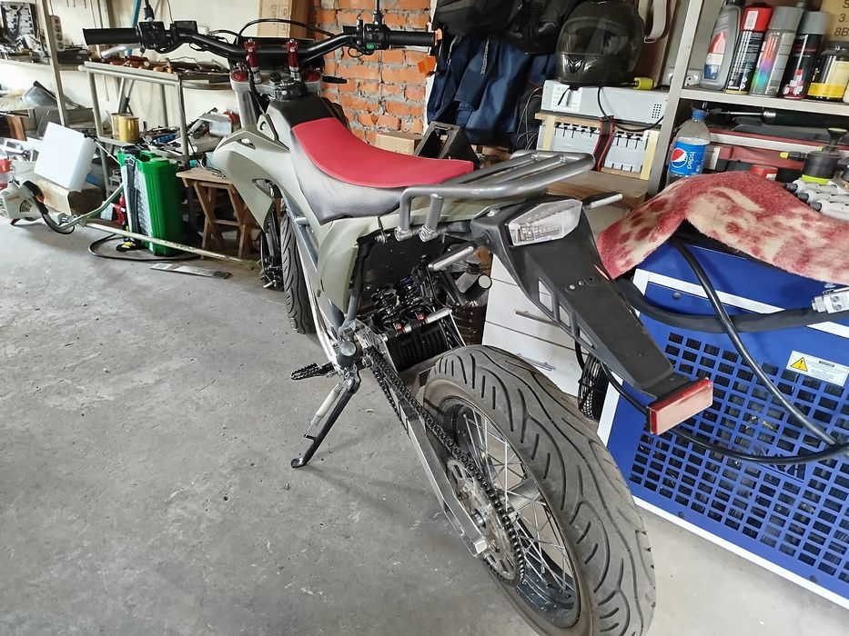 Мотард електромотоцикл