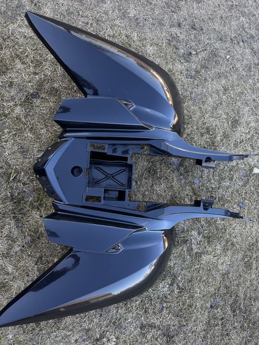 Plastik tylny czarny Lucky star