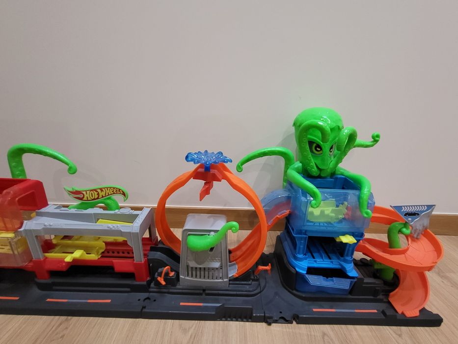 Hot Wheels Ultimate Octo Car Wash