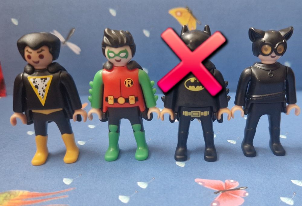 Kinder Surprise DC Playmobil.
