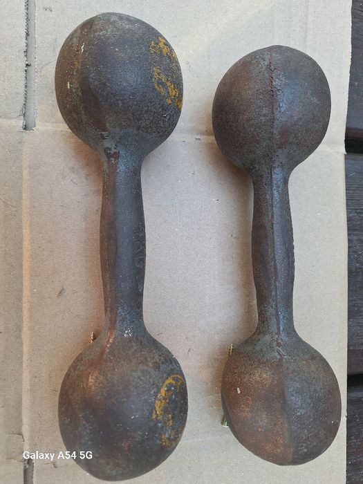 Hantle odlewane  4 kg .