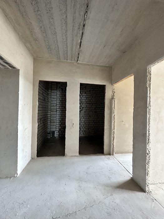 Продаж 2-кімнатна в центрі міста