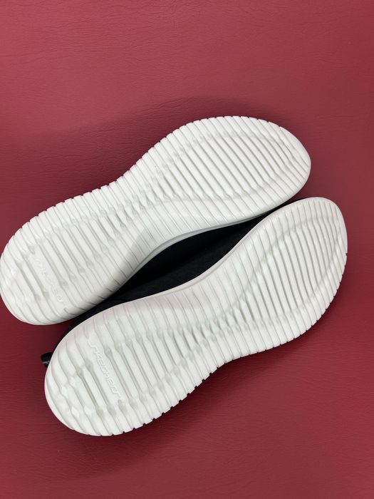 Кросівки  42р. Skechers Ultra Flex