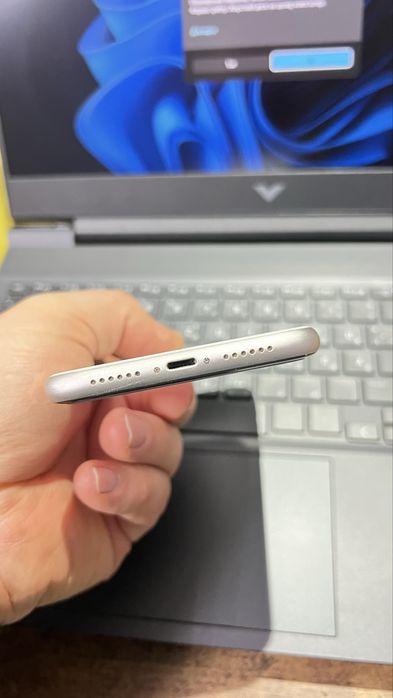 Продам iphone 11 128gb білий