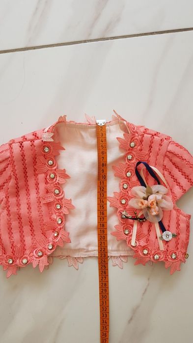 Святкова сукня на дівчинку 5-6 років