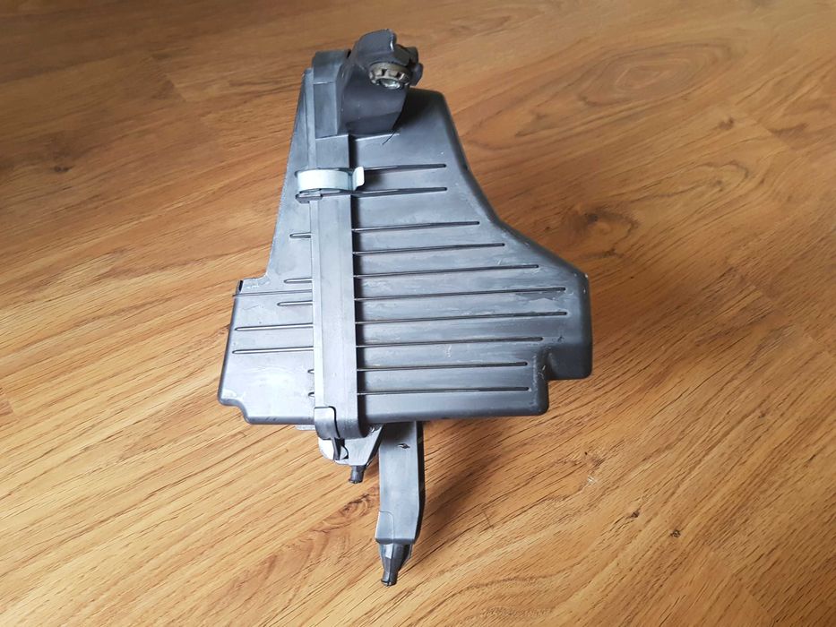 Корпус воздушного фильтра Nissan Rogue 14-20 оригинал б/у 165004BA3B