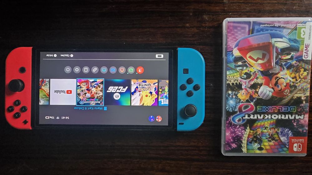 Nintendo Switch OLED + Cartão 256GB + Vidro Temperado — Como Nova!