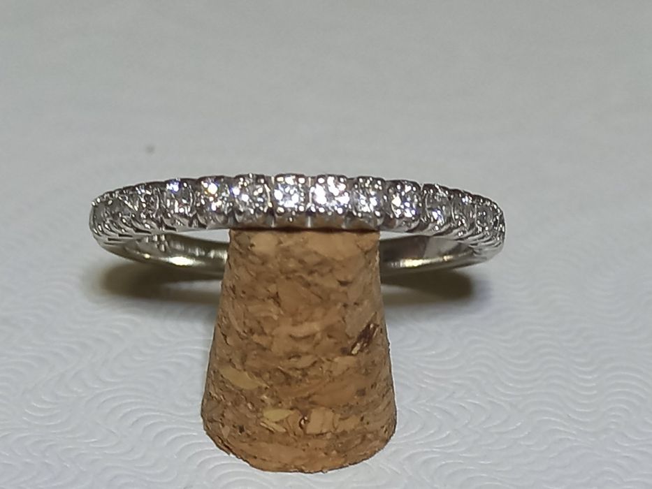 Золотое кольцо с бриллиантами