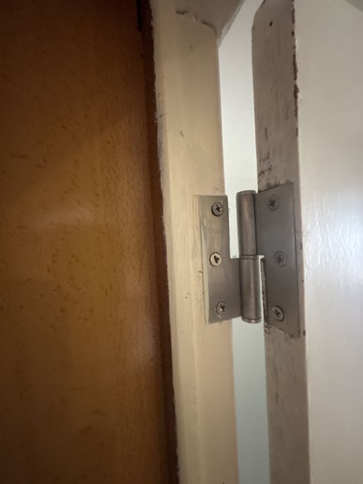 Portas de roupeiro em mogno branco