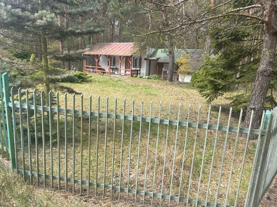 Sprzedam działkę z domkiem letniskowym