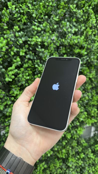 Apple iPhone 12 64Gb Branco - Como Novo