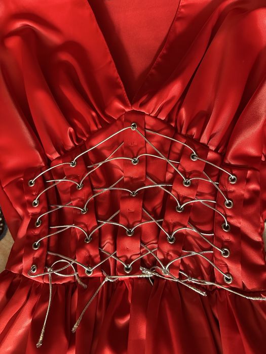 Сукня жіноча червоного кольору М розмір