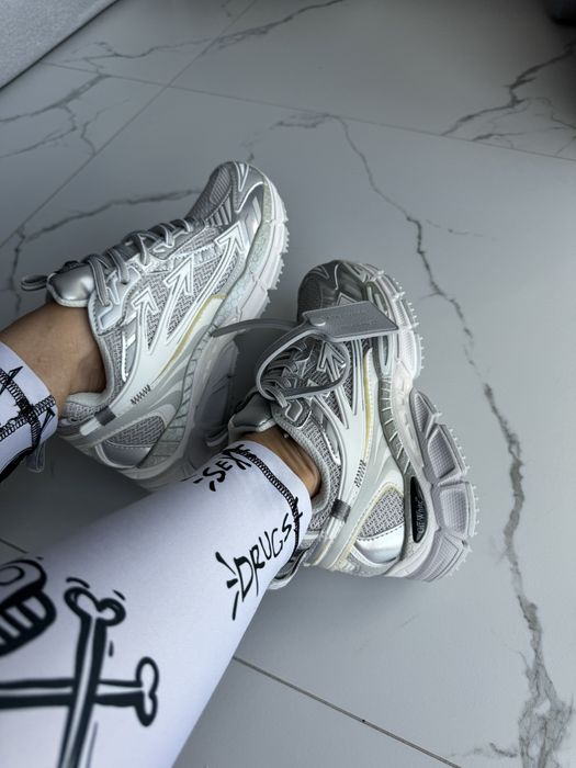 Off-White Be Right Back White Silver