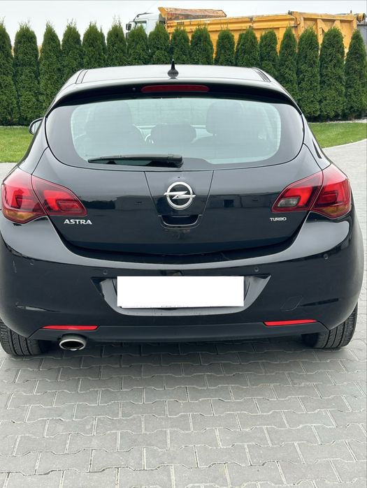 Opel Astra J Turbo 2010r.