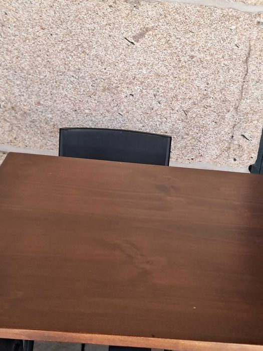 Conjunto Mesa Alta de Bar/Bistrô + 4 Cadeiras (7 conjuntos disponíveis)