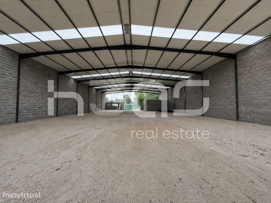 Pavilhão Industrial Novo numa Localização Estratégica