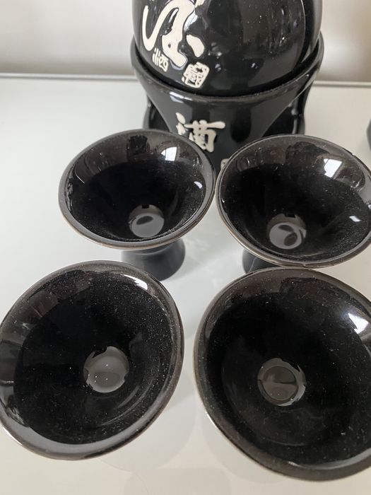 Conjunto de 4 copos e uma jarra - novos64752109411715123