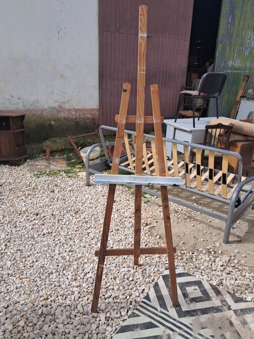 Tripé para pintura em madeira