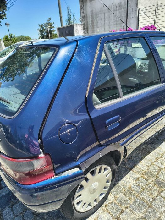 Vende-se Saxo 2000 arranjo