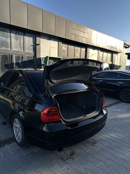 Продам bmw e90. 318.2.0