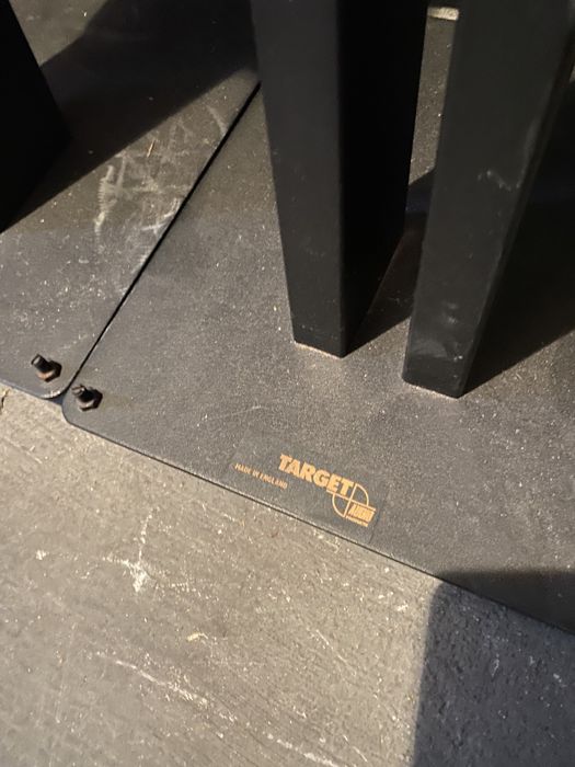 Stand de colunas - Target Audio